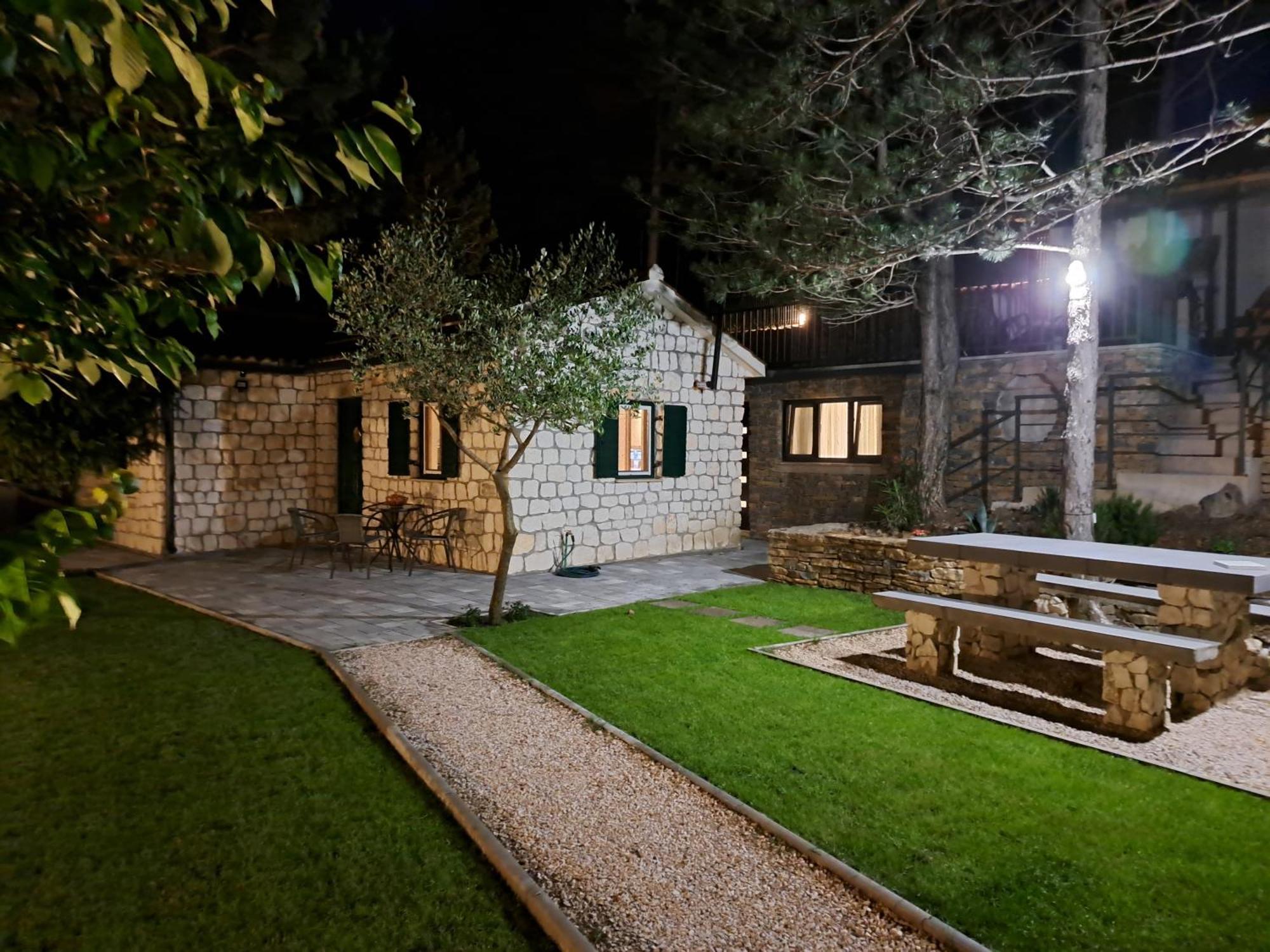 Normabella Holiday Home Tugare Bagian luar foto